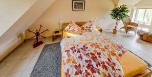 1 Schlafzimmer, Zimmersafe, Bügeleisen/Bügelbrett, Reisekinderbett