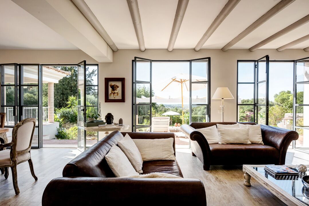 Smart-tv, eldstad, tv-spel och dvd-spelare