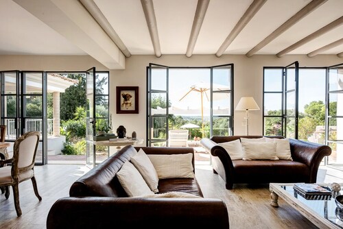 Casa Mandovi, a luxury sanctuary sitting above Vale do Lobo and Dunas Douradas  