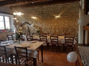 Dining - Little Raieda Farmhouse: the first stop on the Path of the Gods (Sasso Marconi)