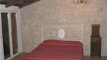 Lit parapluie, Wi-Fi gratuit, draps fournis