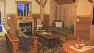 Smart TV, fireplace, DVD player, books