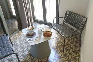 Dining - Deluxe apartment, in the center of Girona. WIFI & AIR  (Girona)