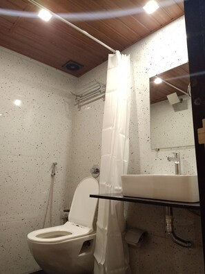 Shower, towels, soap, shampoo