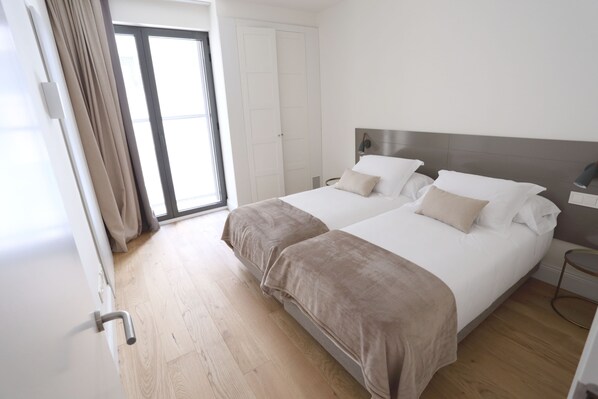 2 chambres, fer et planche à repasser, Wi-Fi, draps fournis