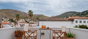 Charming Double Room with Balcony overlooking Hydra Town