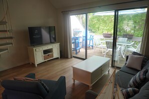 Smart TV - Sea Colony West. Short  Walk to Beach , Tennis  and Pools.  Fully  Renovated (Bethany Beach)