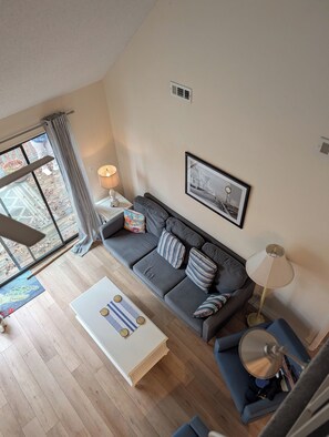 Smart TV - Sea Colony West. Short  Walk to Beach , Tennis  and Pools.  Fully  Renovated (Bethany Beach)