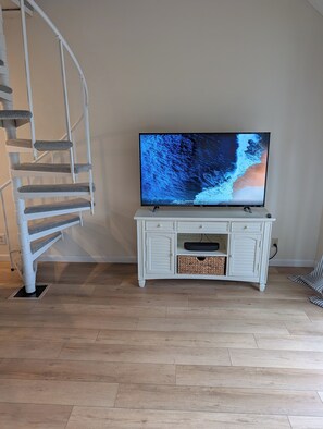 Interior - Sea Colony West. Short  Walk to Beach , Tennis  and Pools.  Fully  Renovated (Bethany Beach)