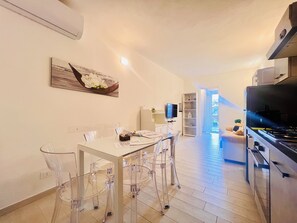 Traditional Room, 1 Bedroom, Hill View, Ground Floor | Private kitchen | Full-size fridge, microwave, oven, stovetop