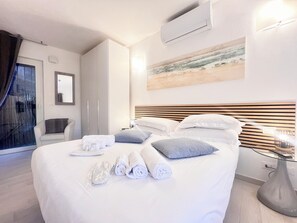 Kamar Tradisional, 1 kamar tidur, pemandangan bukit, lantai dasar | Selimut bulu angsa, brankas, dan didekorasi berbeda-beda