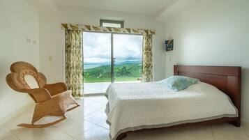 1 bedroom, desk, travel cot, WiFi