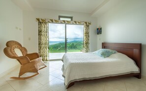 1 bedroom, desk, travel crib, WiFi