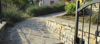 HOLIDAY HOME THE AWAKENING OF SENSES (ANTISISMIC).