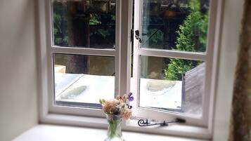 Casa de campo clásica, baño privado, vista al río | 1 habitación