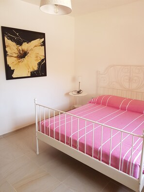 1 habitación, cuna de viaje, wifi gratis y ropa de cama 