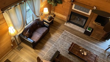 Smart TV, fireplace, DVD player, books