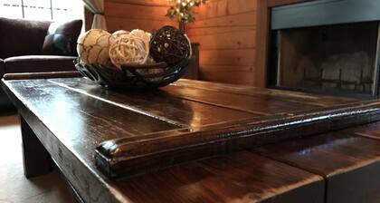 Western-themed cabin condo~close to Branson fun, area lakes and pet friendly
