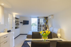 Ropa de cama de alta calidad, cubrecamas y cortinas blackout 