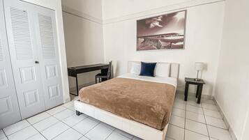 3 quartos, ferros/tábuas de passar roupa, Wi-Fi, roupa de cama