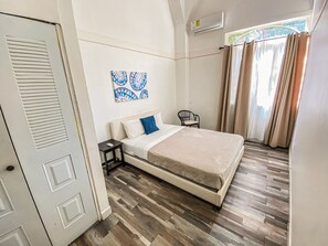 3 makuuhuonetta, silitysrauta/-lauta, Wi-Fi, vuodevaatteet