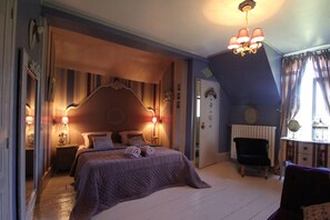 1 bedroom, internet, bed sheets - Ch. Hosts Les Anges 2 people from the bamboo pond (Couffy)