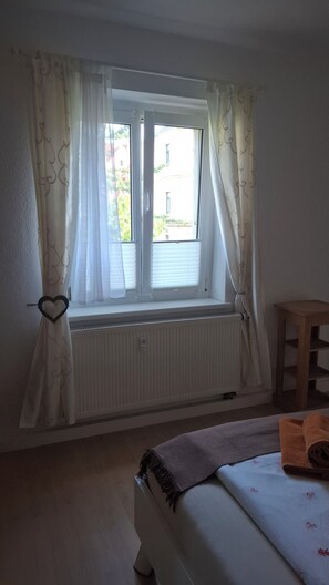 Familienapartment, 1 King-Bett und Schlafsofa, Nichtraucher, Küche | 1 Schlafzimmer, Allergikerbettwaren, individuell dekoriert