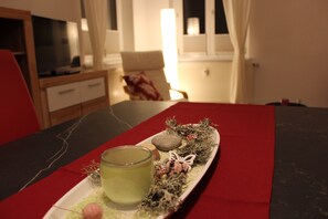 Business Apartment, 1 Queen Bed, Kitchen, Garden View | Living area | 32-inch flat-screen TV with satellite channels, TV - Weber Apartments (Dresden)