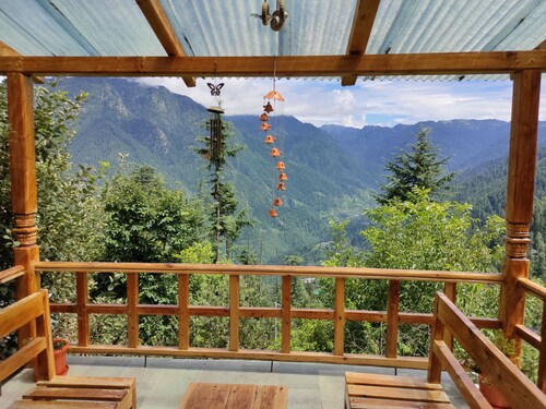 Ishan log huts- Boutique home Stay since 1999 Bahu,Banjar,Kullu,india