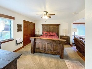 1 غرفة نوم ومكواة/لوح كي وواي فاي مجانًا وملاءات أسرّة