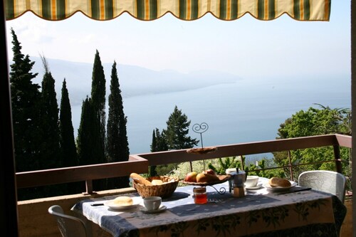  Apartment 206 for up to 6 people from 70, - € / night incl w-lan free lake view