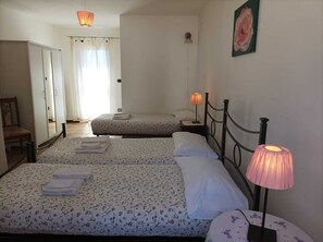 2 bedrooms, travel crib, free WiFi, bed sheets - Self catering Cà Borgo Vecchio for 6 people (Brusasco)