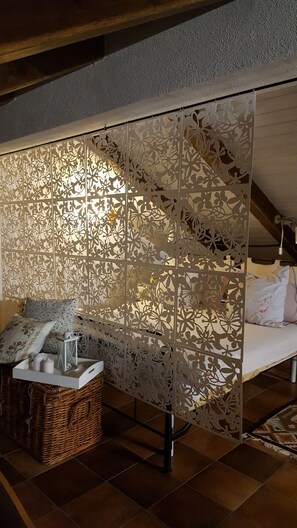 Strykejern/-brett, sengetøy og rullestolvennlig