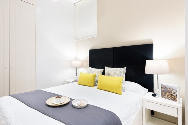 2 bedrooms, iron/ironing board, travel cot, WiFi