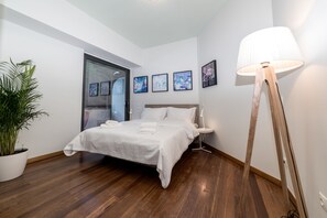 3 bedrooms, iron/ironing board, Internet, bed sheets