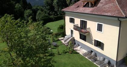 Apartment with own Garden (+ lake access at Weissensee)