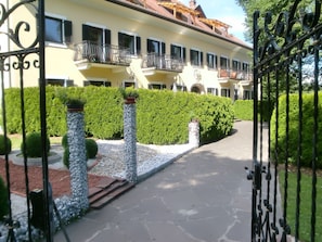 Property grounds - Apartment with own Garden (+ lake access at Weissensee) (Dellach im Drautal)