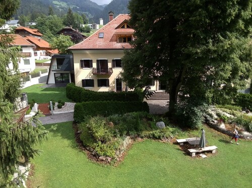 Apartment with own Garden (+ lake access at Weissensee)