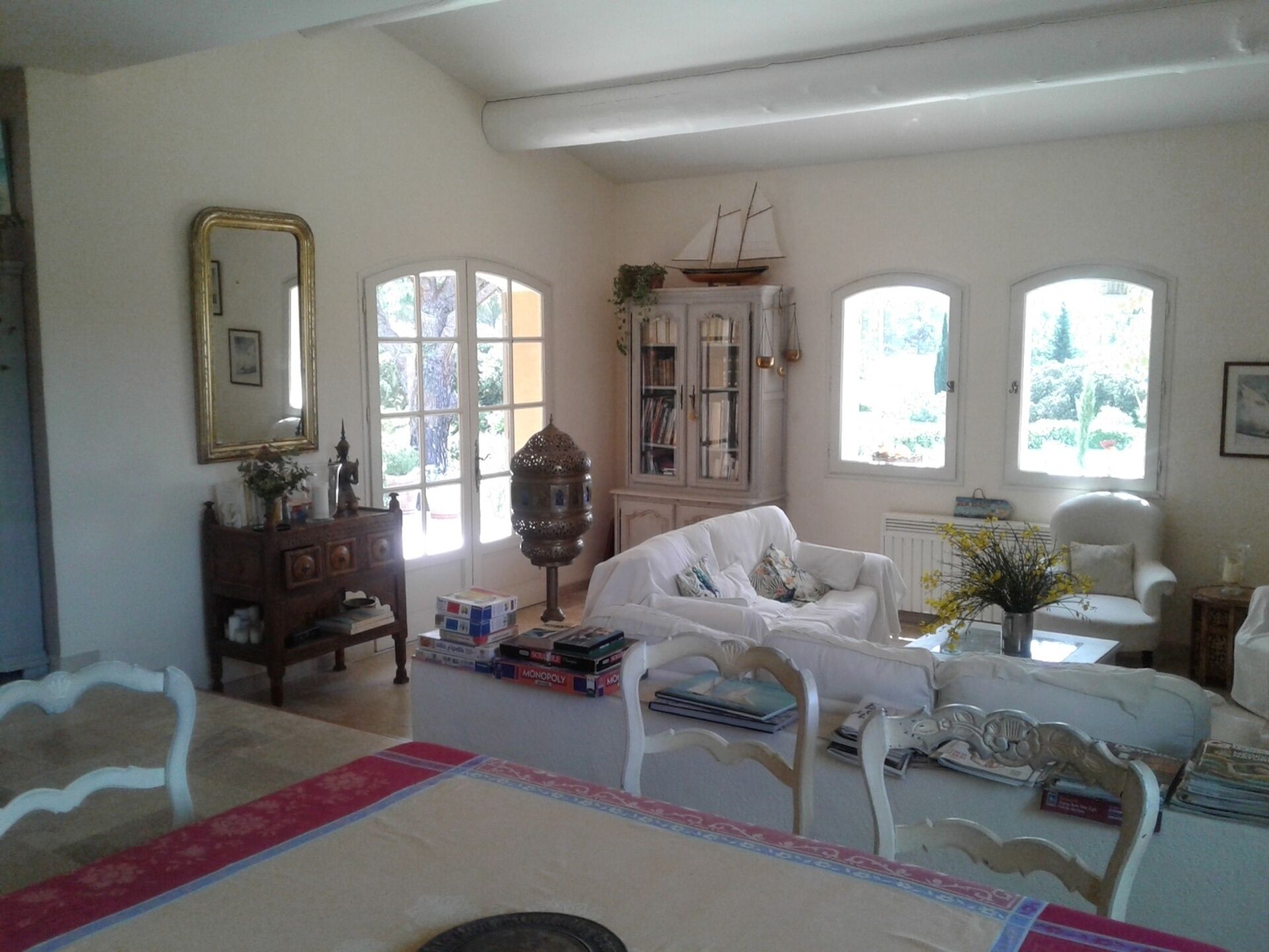 3 chambres, fer et planche à repasser, Wi-Fi, draps fournis