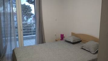 2 bedrooms, WiFi, bed sheets