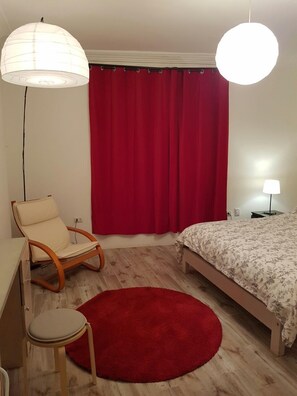 2 bedrooms, iron/ironing board, free WiFi