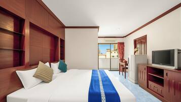 Standard Double Room | Premium bedding, pillowtop beds, in-room safe, individually decorated