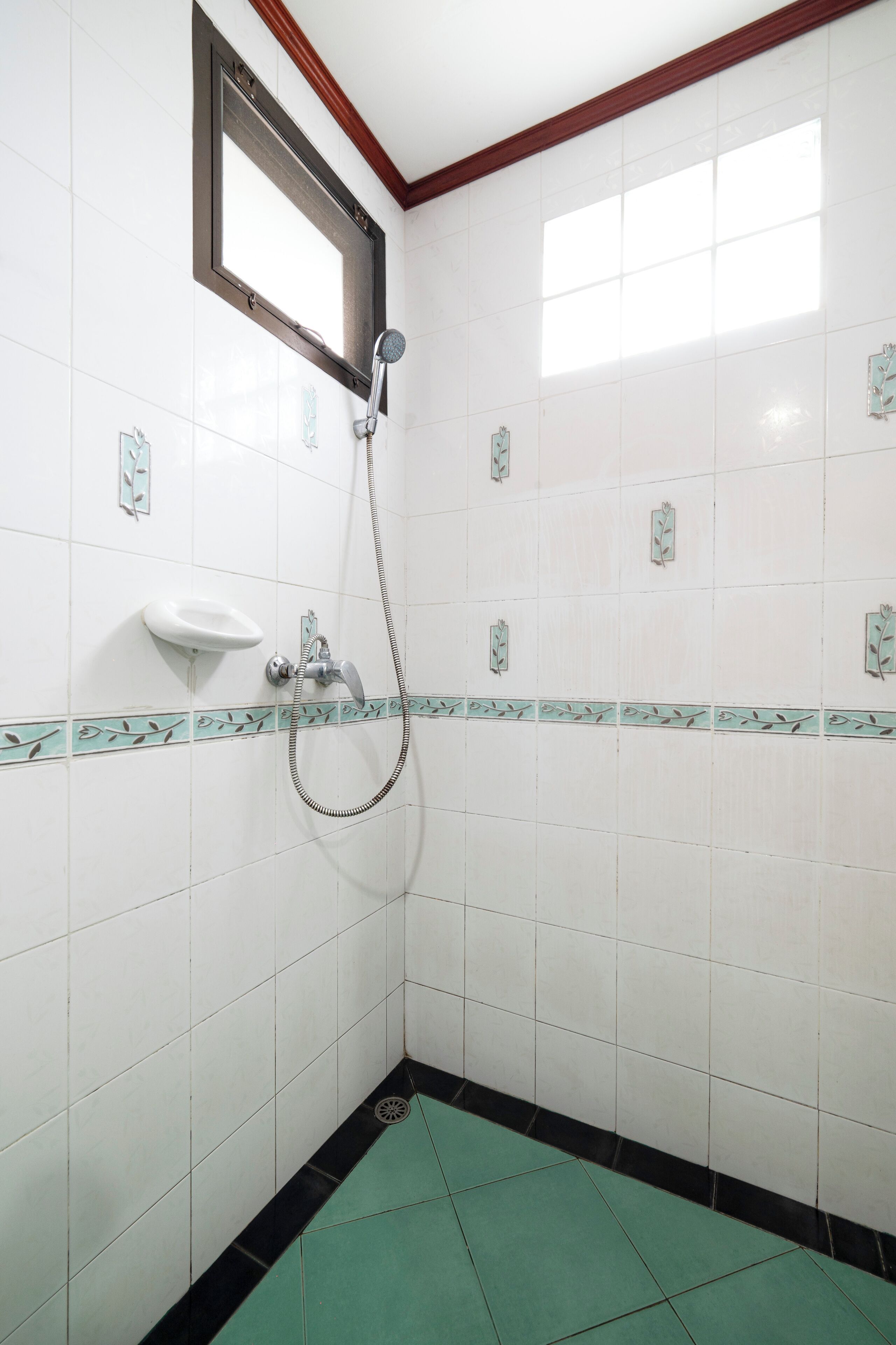 Senior Double Room | Bathroom shower