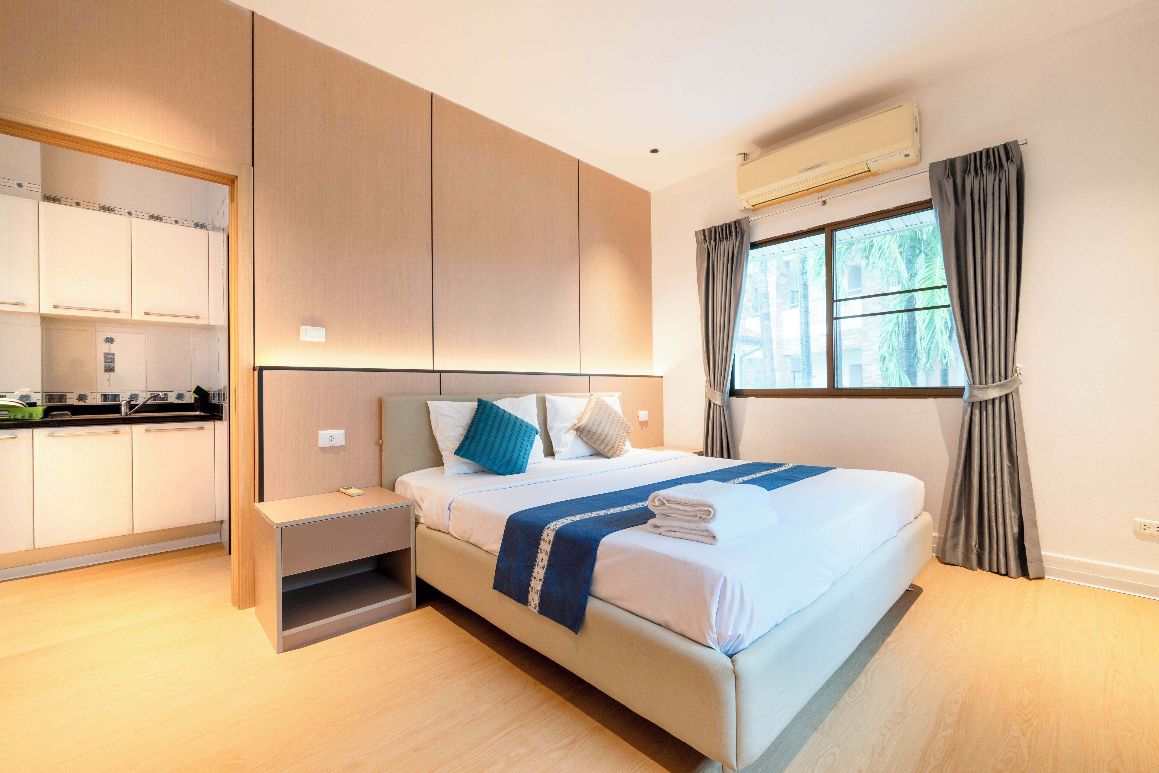 Family Studio | Premium bedding, pillowtop beds, in-room safe, individually decorated