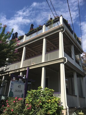 المنشأة من الخارج