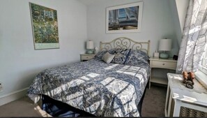 2 chambres, fer et planche à repasser, accès au Wi-Fi (inclus)
