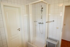 Bathtub, hair dryer, bidet, towels - Baltic vacation in Villa Luisa (Börgerende-Rethwisch)