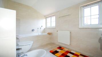Vasca, asciugacapelli, bidet, asciugamani