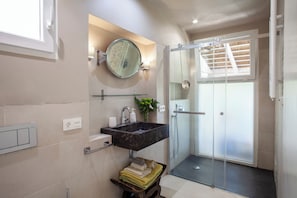 Hair dryer, towels