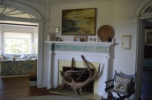 Interior - Gracious Victorian On Chappy (Edgartown)
